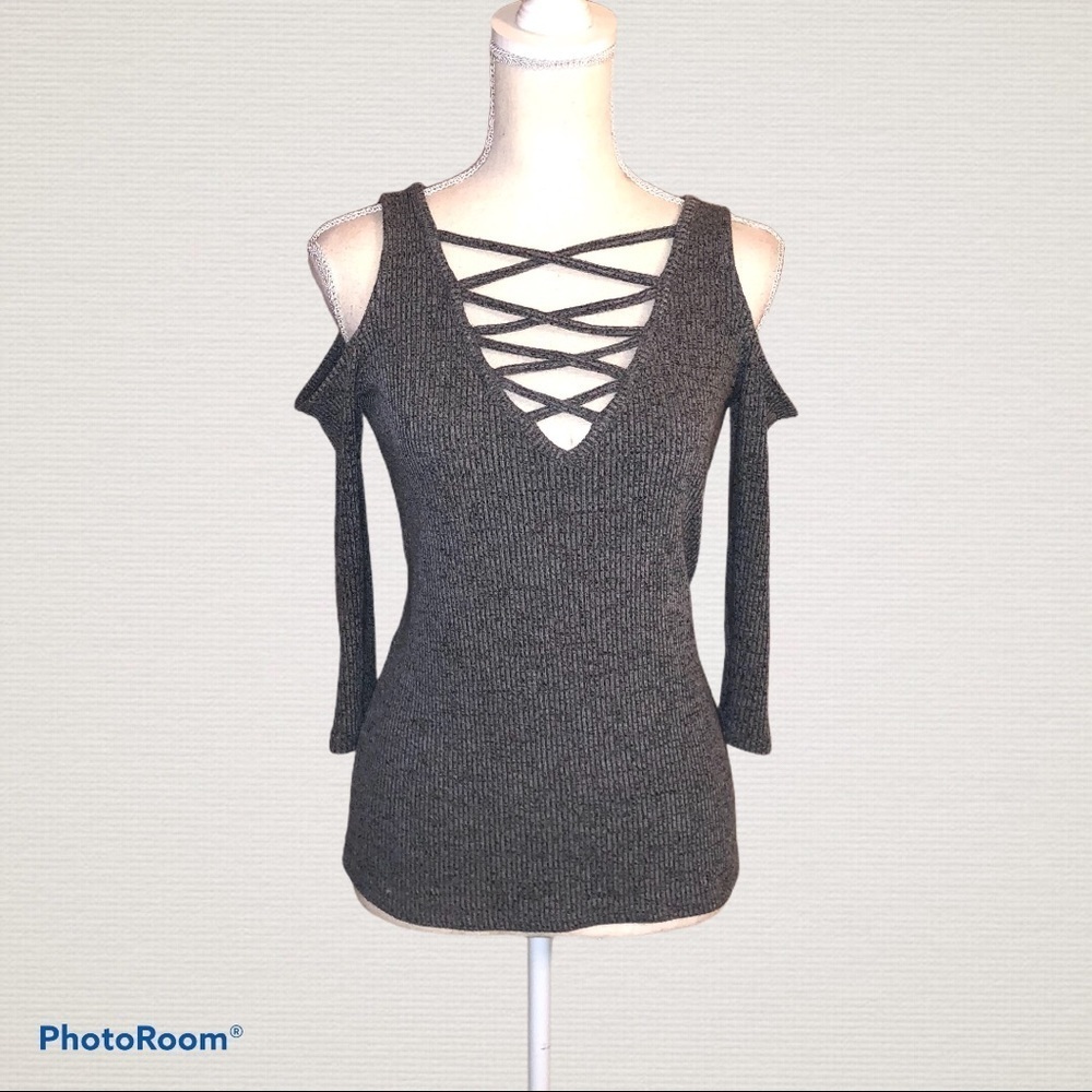Lucky Brand Gray cold shoulder Top